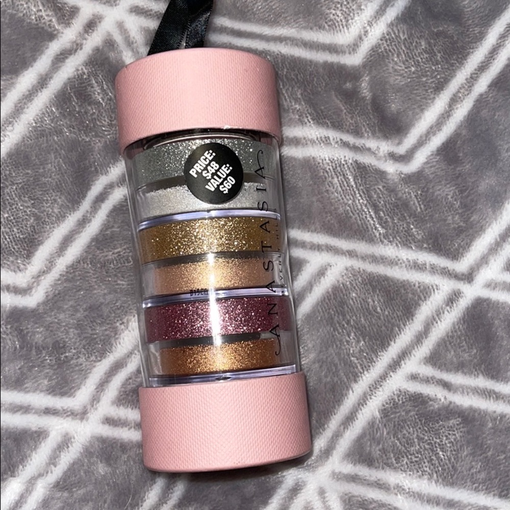 Anastasia Loose Highlighter